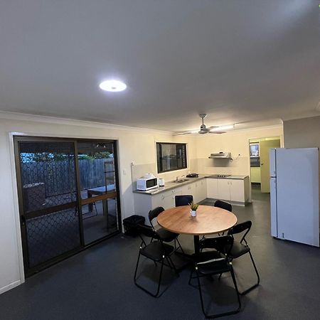 Tomato Backpackers Hostel Bundaberg Buitenkant foto